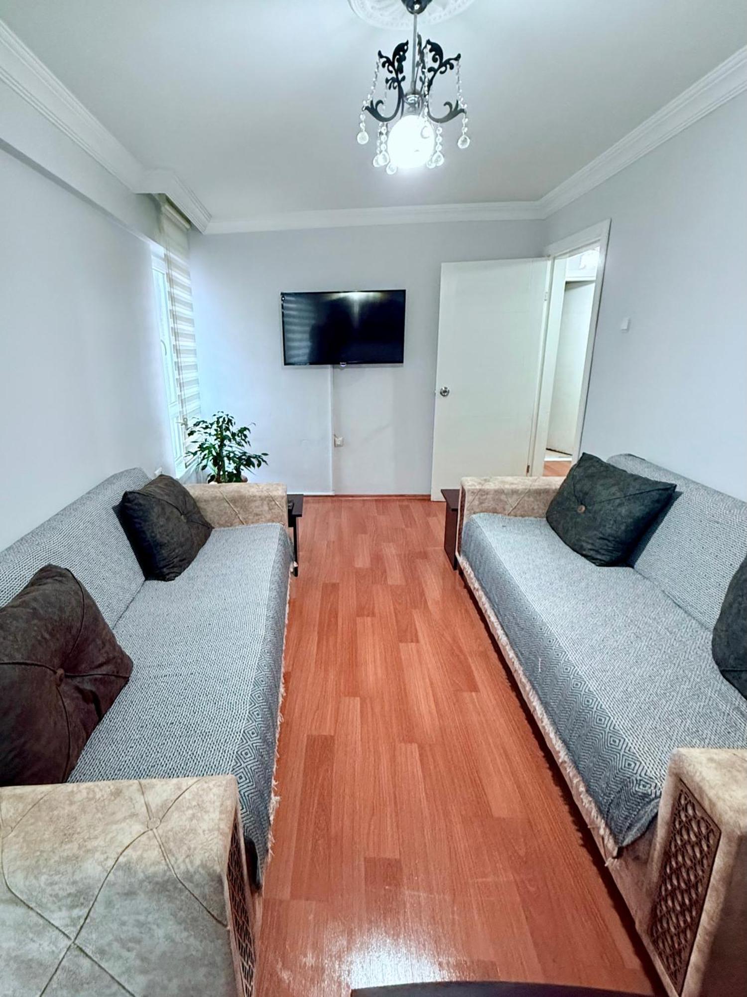 With Kitchen In The Center Daire