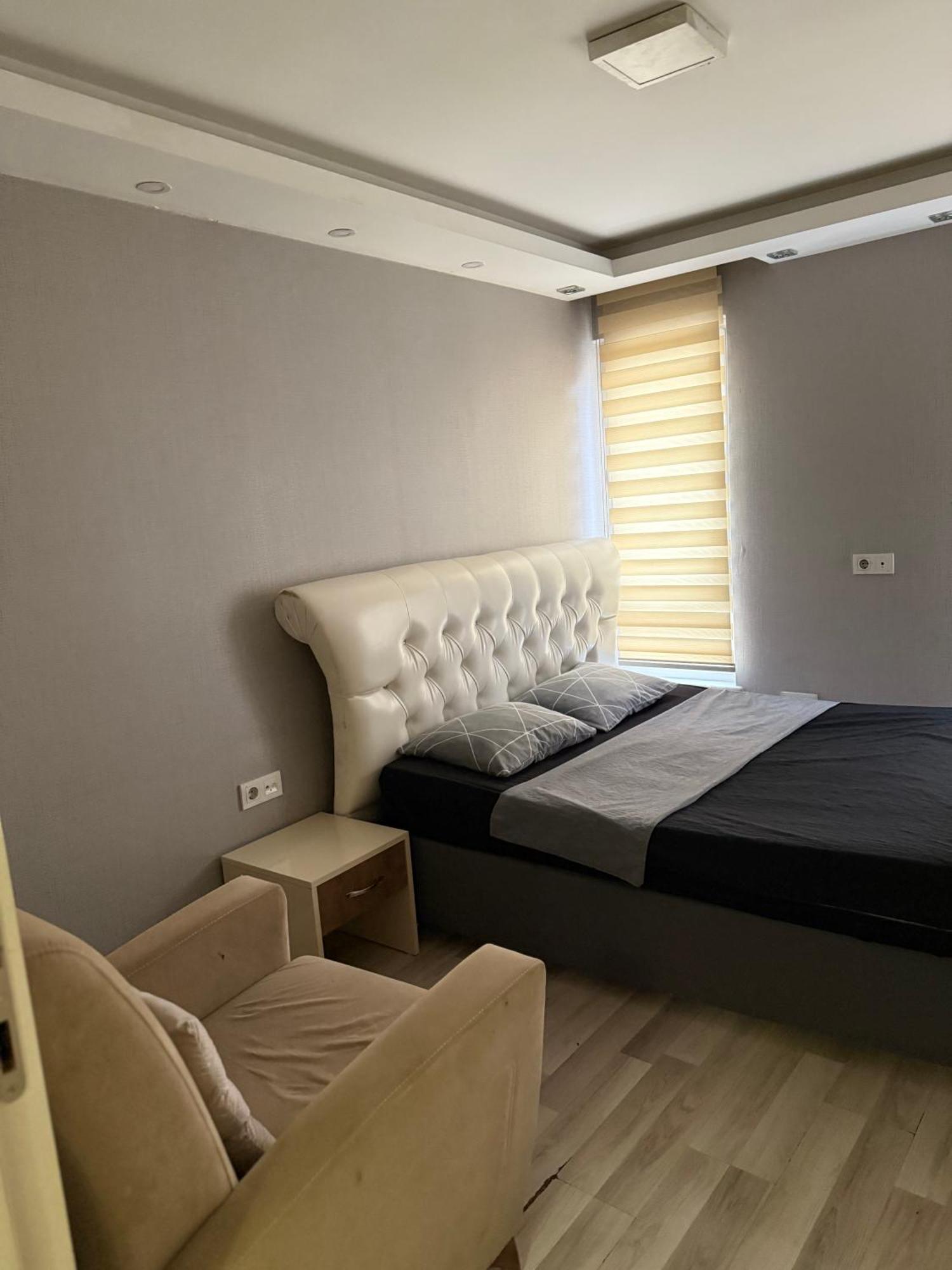 Apartment With Kitchen In The Center